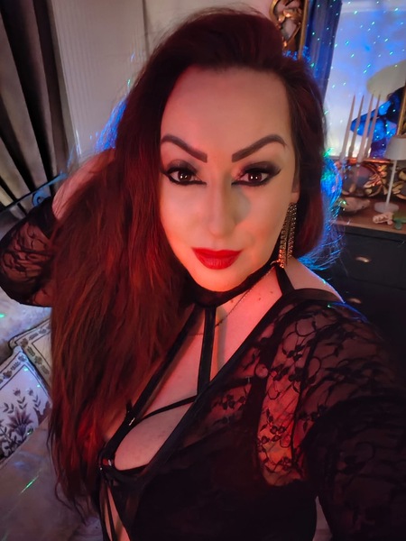 Foto von Sabina – Naturbrüste Ti**enfi**,DT, D*ld* Spiele