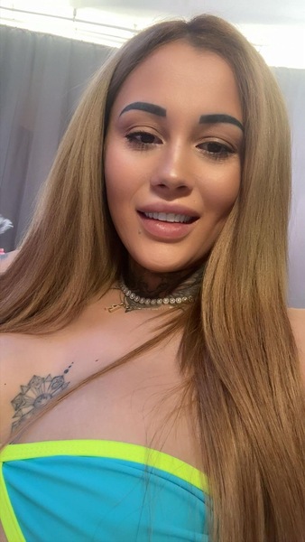 Foto von KARINA  im Sex World