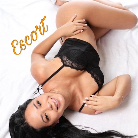 Asiatische/spanische Modell Tatjana im Mystic, Mainz