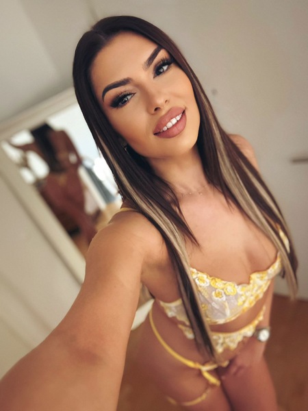 Foto von Selina-Neue Nr.