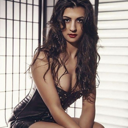 Domina und zugleich Ballerina