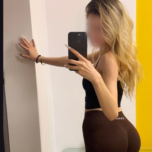 Julia - Nur mit Termin!