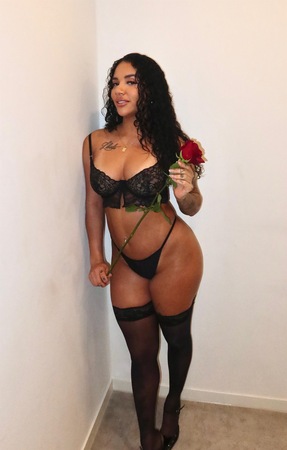 Mia, 100% Real Bilder, München