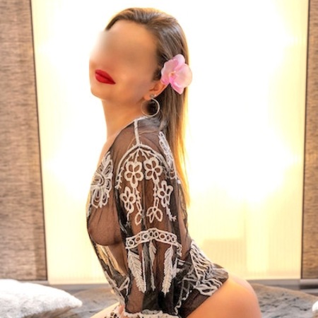 Ab 6.07 Maya zierlich sexy im Massagestudio, Münster