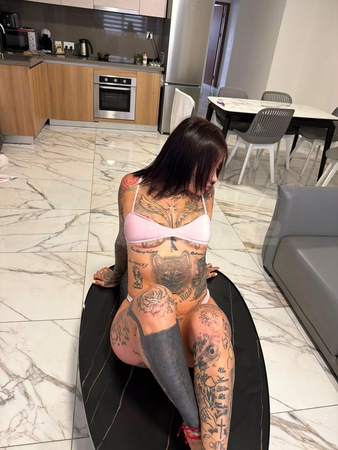 Liza Latina 24 Jahre!, Essen