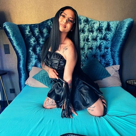 Melany, Trier