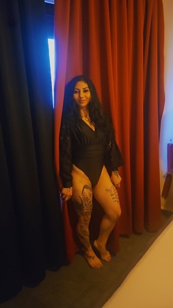Melany, Trier