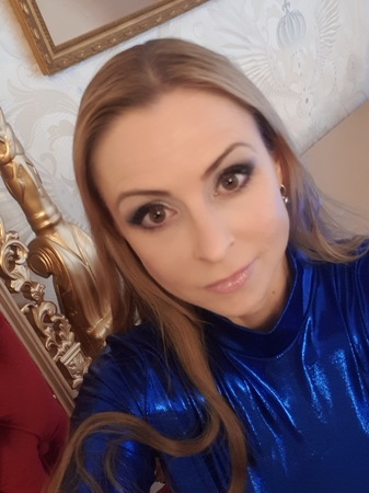 Deutsche Kyra-Kim aus Berlin, Berlin-Charlottenburg