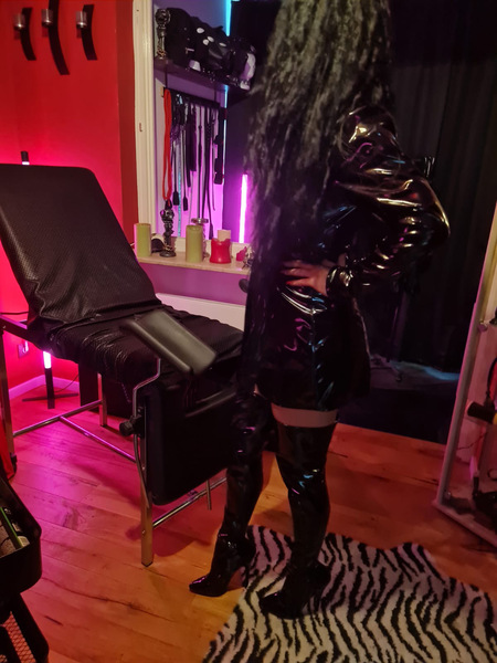 Foto von Domina Sarah