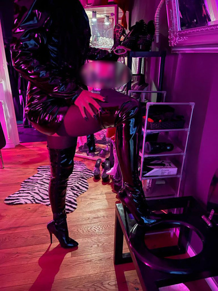 Foto von Domina Sarah