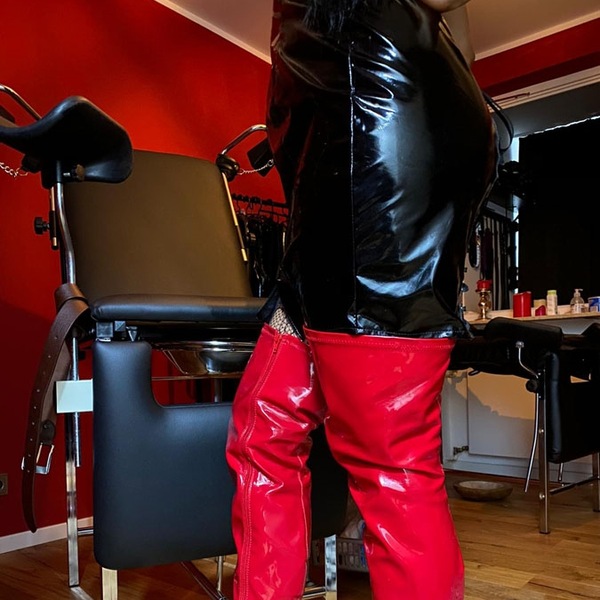 Foto von Domina Sarah