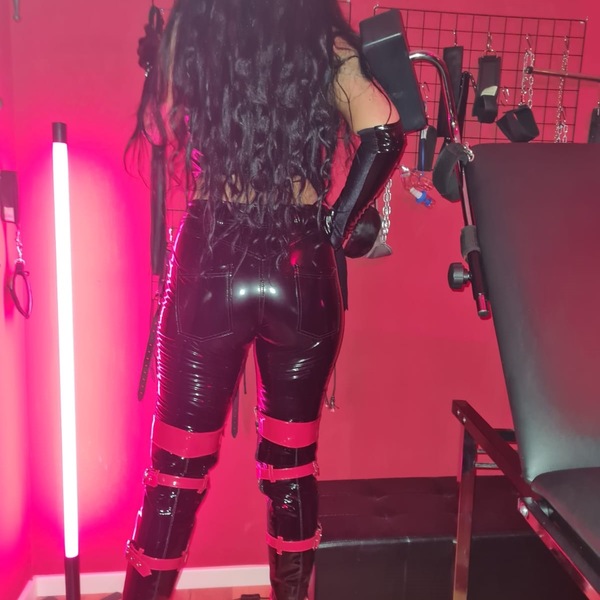 Foto von Domina Sarah