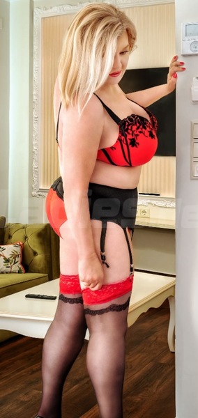 Foto von IVANA XXL-BUSEN!