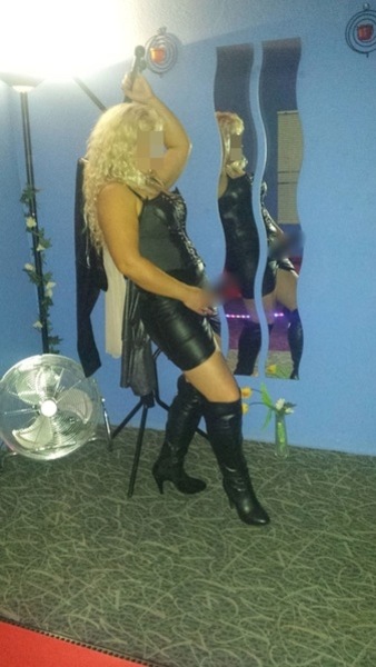 Foto von Ella Heiße Massage