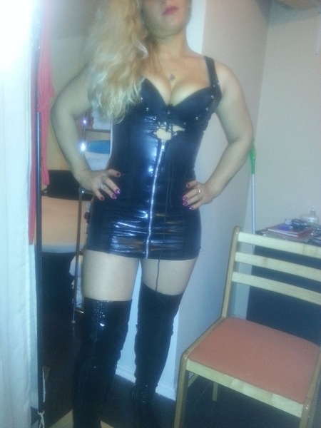 Foto von Ella Heiße Massage