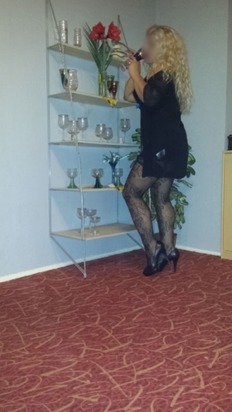 Foto von Ella Heiße Massage