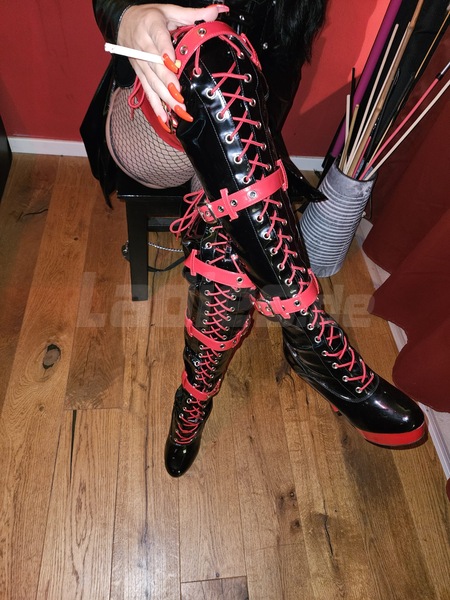 Foto von Domina Sarah