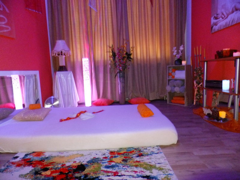 Foto von jetzt mit 3 NEUEN GIRLS (18+) - Iris Massagestudio -