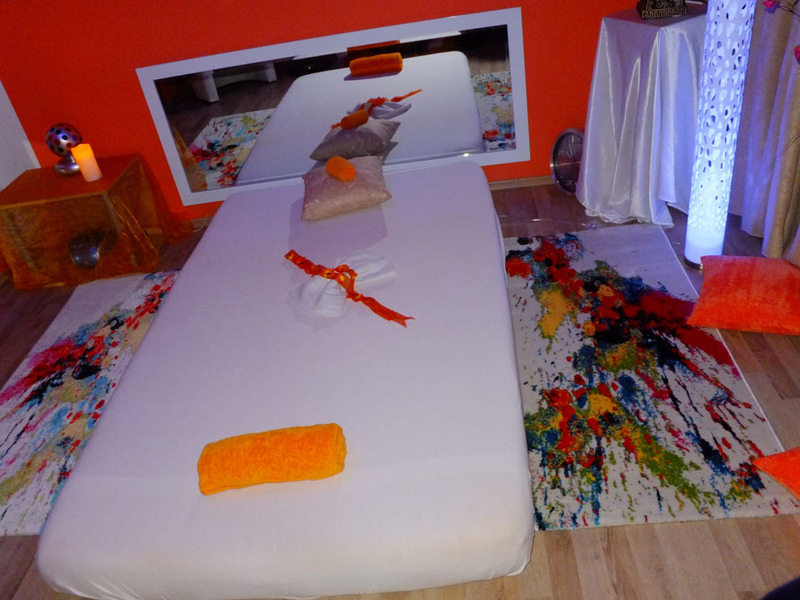 Foto von jetzt mit 3 NEUEN GIRLS (18+) - Iris Massagestudio -