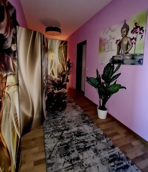 Foto von jetzt mit 3 NEUEN GIRLS (18+) - Iris Massagestudio -