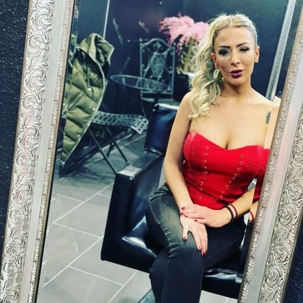 Foto von dt. Partymaus Louisa über Whatts app erreichbar!