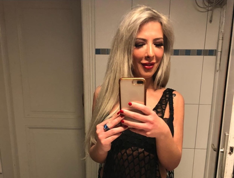 Foto von dt. Partymaus Louisa über Whatts app erreichbar!