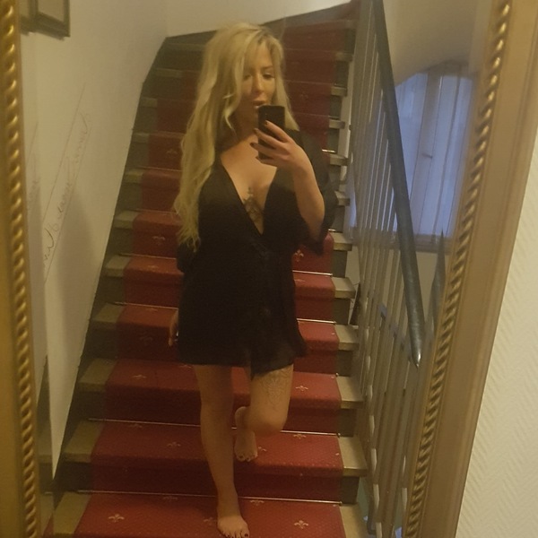 Foto von dt. Partymaus Louisa über Whatts app erreichbar!