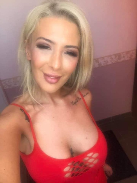 Foto von dt. Partymaus Louisa über Whatts app erreichbar!