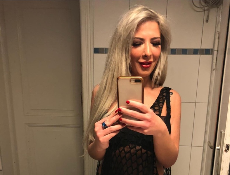 Foto von dt. Partymaus Louisa über Whatts app erreichbar!