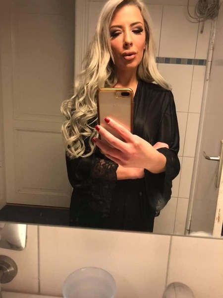 Foto von dt. Partymaus Louisa über Whatts app erreichbar!