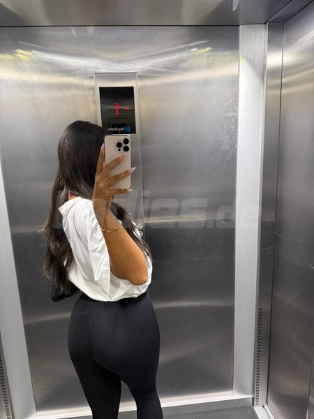 Foto von DEUTSCHE MIA NEUE NUMMER