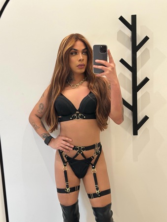 TS Melissa Brünett Brazilian, Essen