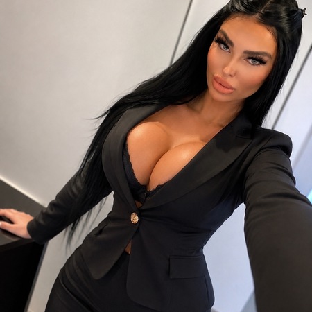 Amelia - 24/7 verfügbar