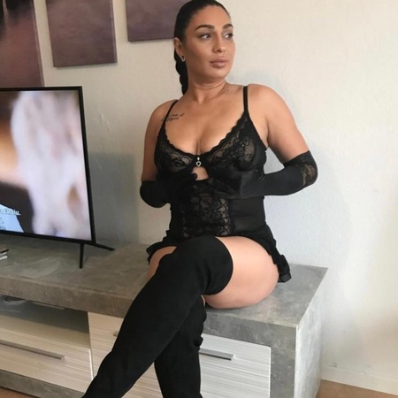 Sara nur Escort!, Weil am Rhein