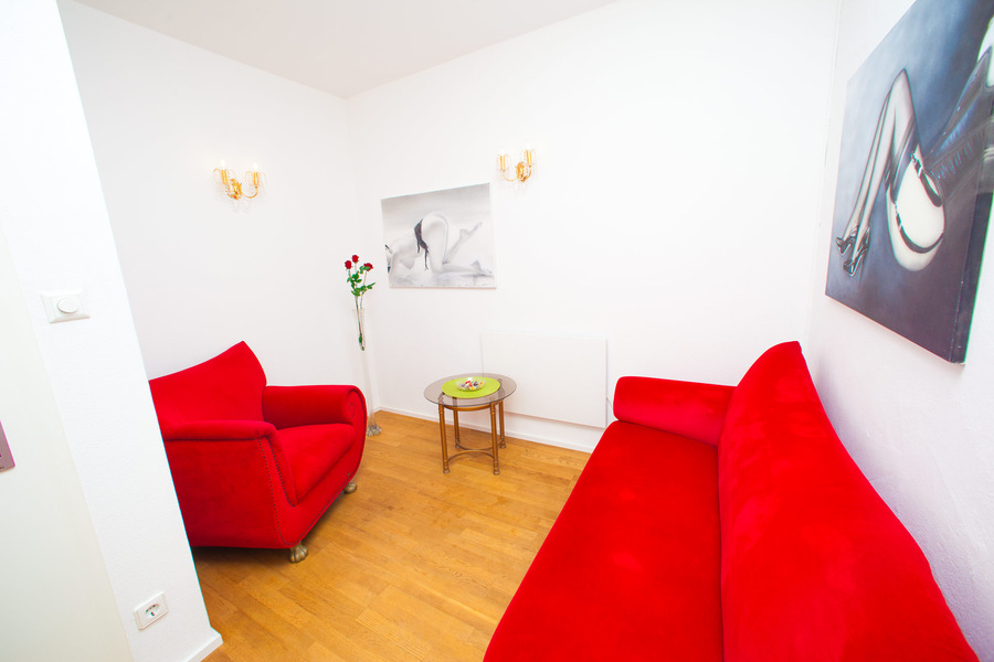 Foto von HERZLICH WILLKOMMEN IN DER VILLA TBZ! Bizarrstudio