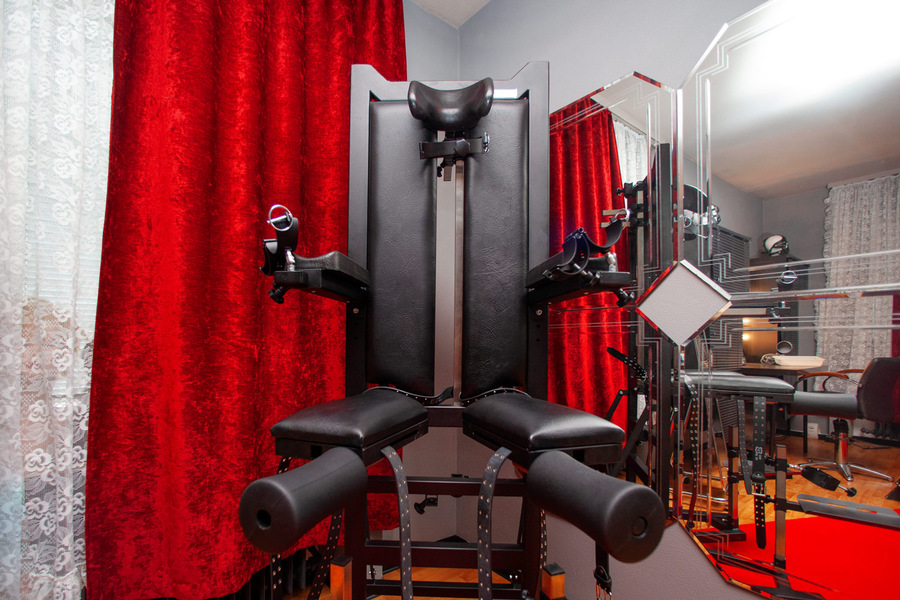 Foto von HERZLICH WILLKOMMEN IN DER VILLA TBZ! Bizarrstudio