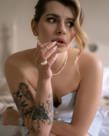 Laura NEU, Düsseldorf