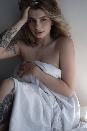 Laura NEU, Düsseldorf