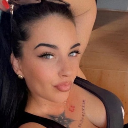 <img src="https://static.ladies-cdn.de/ladies/images/static-cdn/ladies-stars/img/ladies-stars-logo-icon.svg" class="starsContentIcon" />Vanessa Top Service, Iserlohn