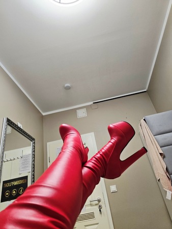 Herrin Natascha - auch Online Videos, Worms