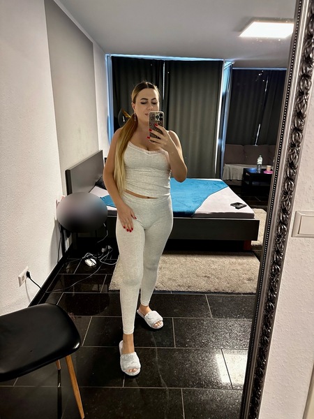 Foto von DIANA- 100% Naturschönheit! Nur 1 Woche da!