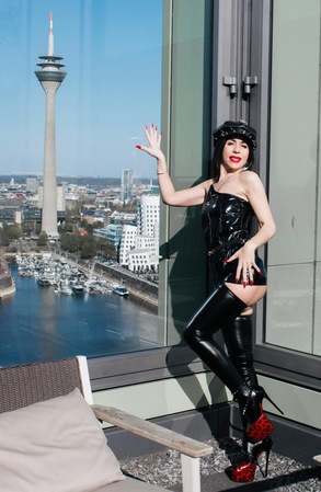 AMANDA - Ganz neu! Dienstleistungen nach Vereinbarung, Düsseldorf