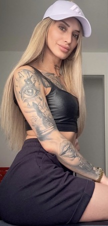 Adela - Party/ WhatsApp Contact, Frankfurt am Main