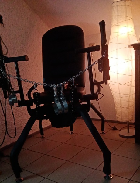 Foto von Bizarrlady im Gynstuhl