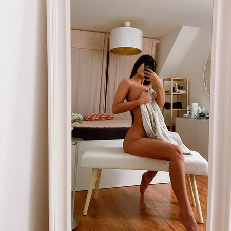 Selena-Nur Whatsapp, Erlangen