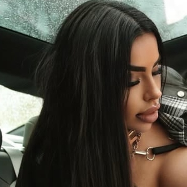 Sara Neu in der Stadt! Party Maus!