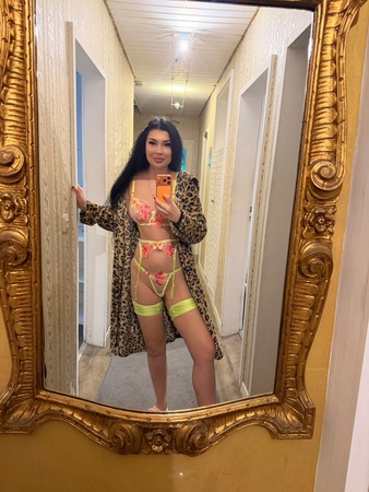 Angelina ab Di. 02.12., Augsburg