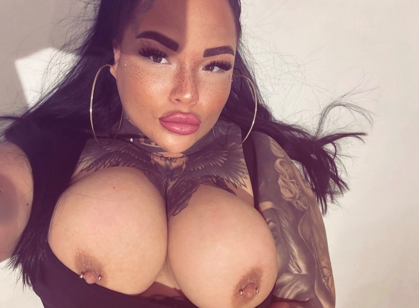 Foto von Deutsche, tätowierte, Curvy Lina- NUR über WA erreichbar!