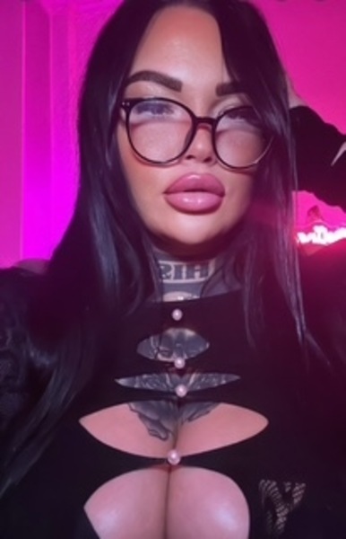 Foto von Deutsche, tätowierte, Curvy Lina- NUR über WA erreichbar!