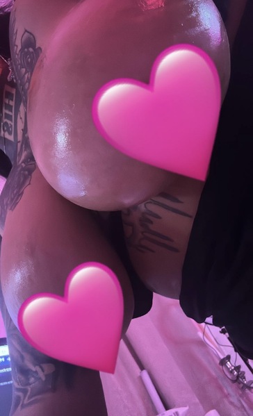 Foto von Deutsche, tätowierte, Curvy Lina- NUR über WA erreichbar!